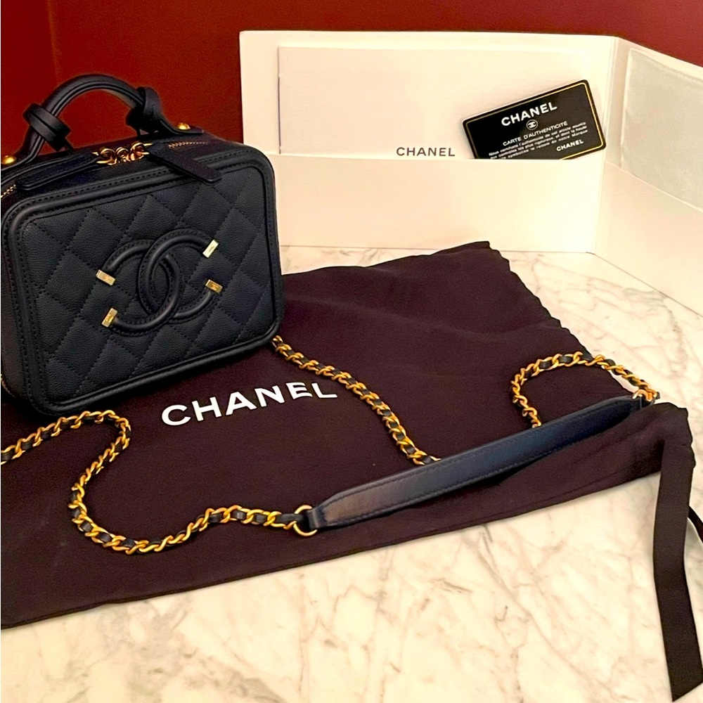 Chanel Caviar CC Filigree Vanity Case